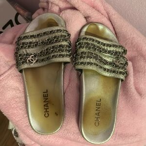 CHANEL Metallic Gold Chain-Trim Slide Sandals